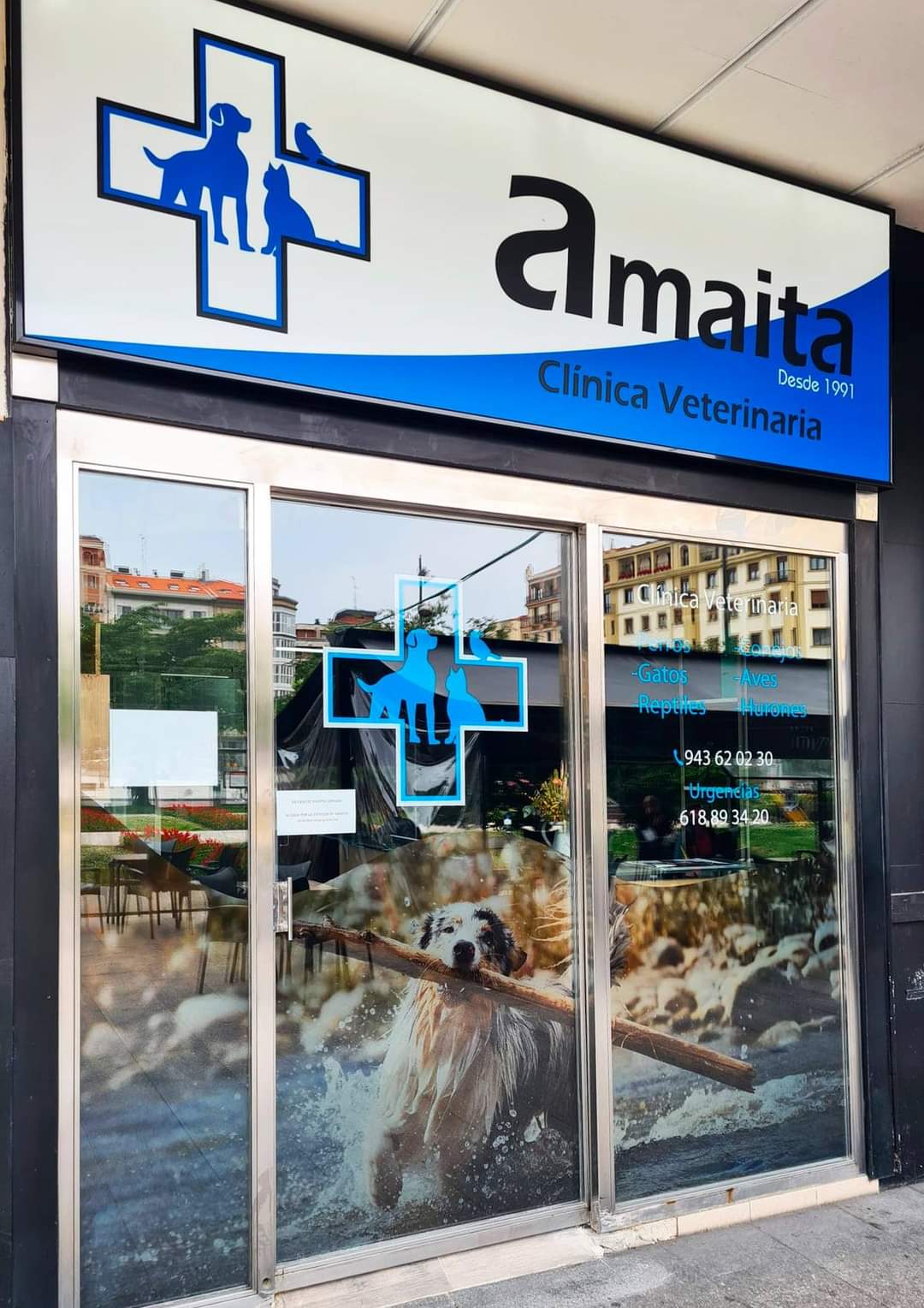 Fachada de la clínica veterinaria Amaita en Colón 27, Irún
